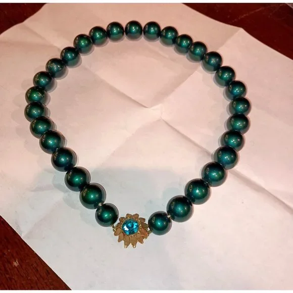 Vintage Pearlized Teal Emerald Green 14mm Bead Choker Necklace Sparkly Clasp - Picture 2 of 5
